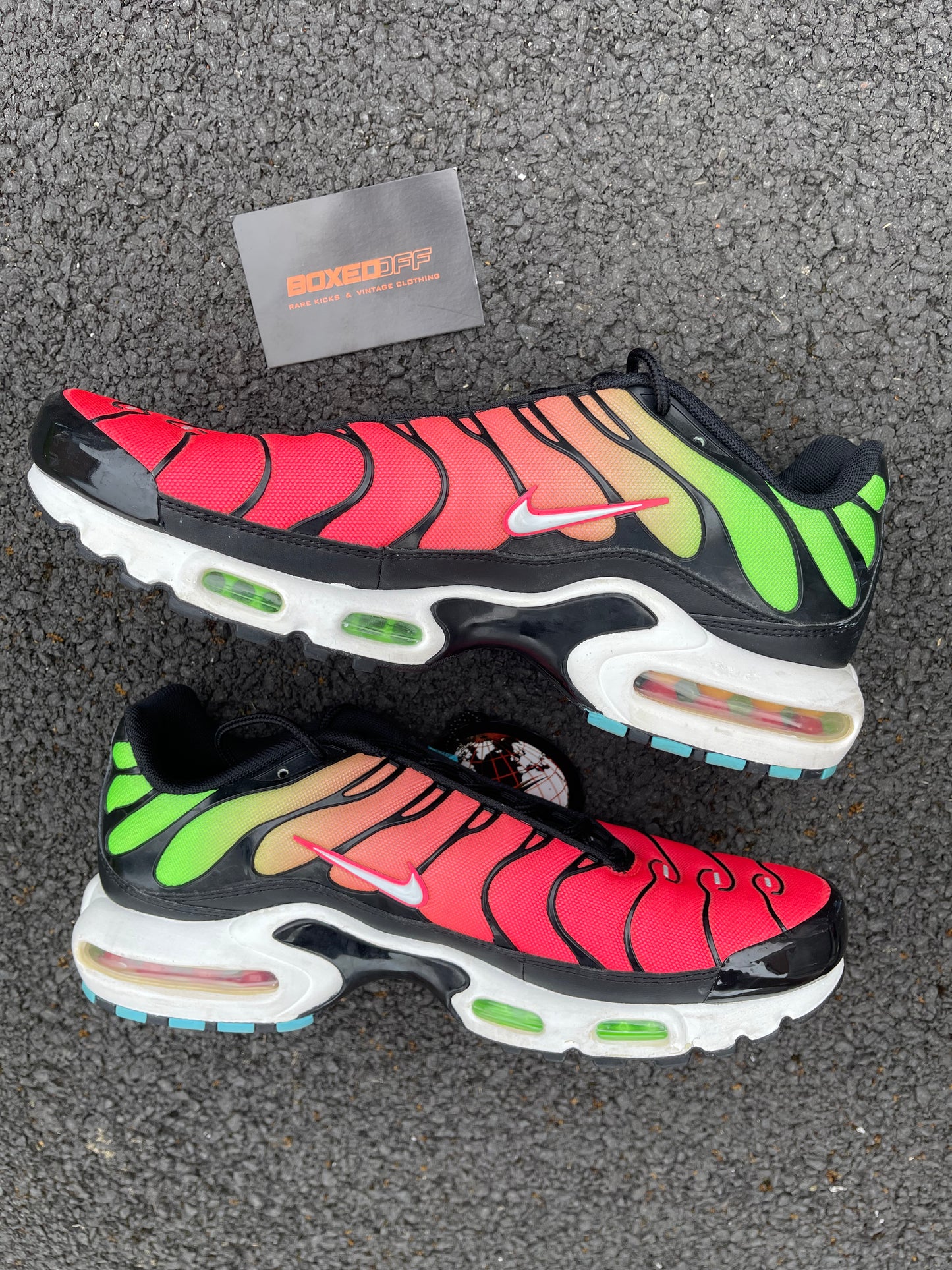 Nike Air Max Plus TN Worldwide Pack Crimson Green - UK 9 | Pre Loved Collection
